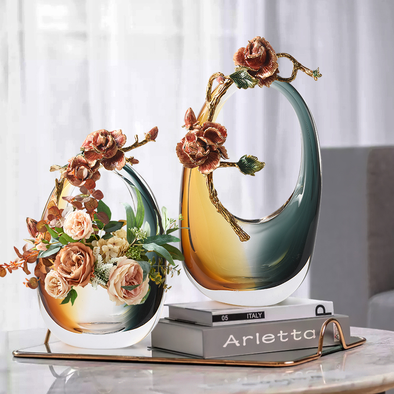 Rundecor фабрикасы: көркем және сәнді үй әшекейлерін өмірге әкелу